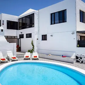 Villa Anjharad By