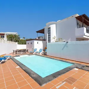  Villa Helena By